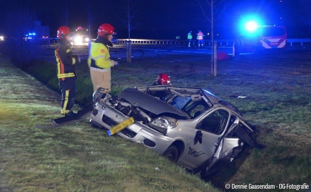 Vrouw En Kind Gewond Na Zware Crash Op N366 Bij Nieuwe Pekela